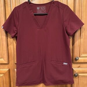 FIGS Casma - Three-Pocket Scrub Top.